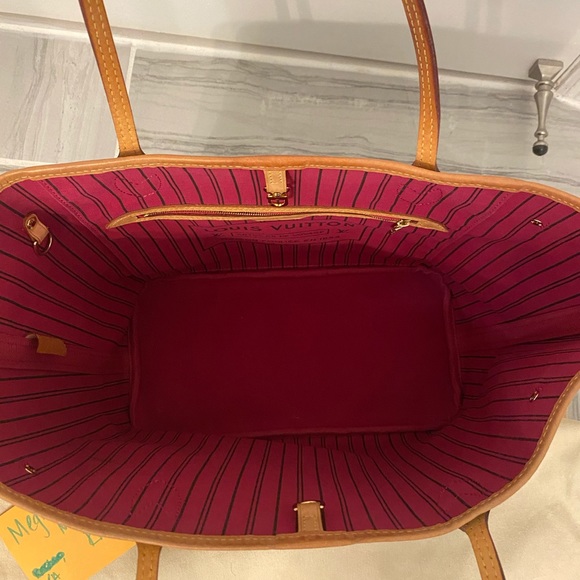 ❌sold❌Louis Vuitton Neverfull MM Pivone Interior! - Picture 8 of 9